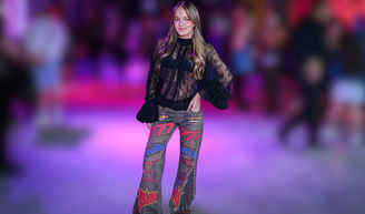 Custa quase R$ 4mil: essa calça jeans de cintura baixa deu mood motoqueira ao look de Rafa Justus no Lollapalooza e já foi usada por Ana Castela.