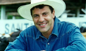 Galã de 'Corpo Dourado', Gerson Brenner levou tiro na cabeça há 27 anos ao ir gravar final da novela; relembre episódio.