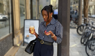 A Zara confirma que o azul marinho está na moda em 2026 com as calças mais elegantes, favorecedoras e profissionais de todas.