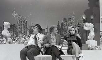 Morre, aos 83 anos, humorista Theobaldo, o Guarda Juju de 'A Praça é Nossa'; há uma década, famoso expôs mágoa com Carlos Alberto de Nóbrega: 'Fui descartado'.