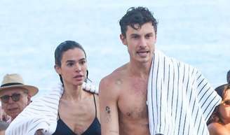 Bruna Marquezine vai à Justiça contra fotos vazadas: flagra ilegal da atriz com Shawn Mendes foi feito com drone, revela Léo Dias.