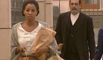 Naná foge de Gumercindo mas reencontro marca segredos do passado em 'Terra Nostra'.