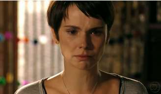 Erro de 'Avenida Brasil': falta de pen drive de Nina (Debora Falabella) virou piada em 'Família é Tudo.