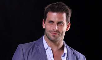 Henri Castelli passou por novo susto, agora em encenação da Paixão de Cristo em Lindóia (SP).