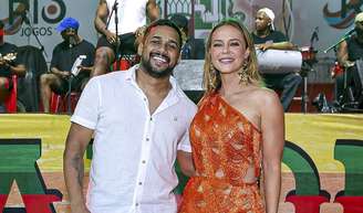 Paolla Oliveira comemora aniversário de Mestre Fafá, da Grande Rio, e fotos dos dois juntos ganham torcida da web por novo affair; entenda!.