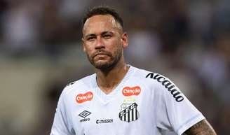 Ex-Fazenda provoca Neymar na web e expõe 'fora' no marido de Bruna Biancardi: 'Tem joelhos por aí que não dão uma...'.