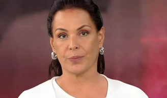 Por que Carolina Ferraz deixou o ‘Domingo Espetacular’? Atriz fez post sobre desigualdade de gênero horas antes do anúncio: ‘Dificuldades não são as mesmas’.