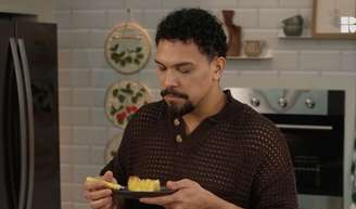 Amo cuscuz e não consigo parar de comer esse bolo de flocão de milho que aprendi com um ex-BBB: receita é viciante.