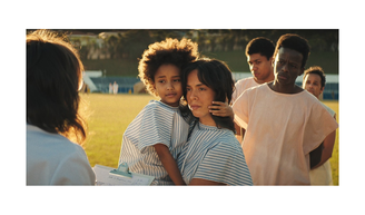 'Emergência Radioativa': 5 mudanças na série da Netflix que se afastam da história real do caso em Goiânia.