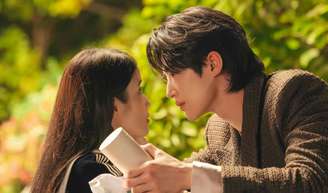 Vale a pena assistir 'A Coroa Perfeita’? 6 acertos e 1 erro do novo dorama do Disney+ com IU e Byeon Woo-seok.