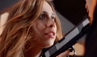 Daphne Bozaski, a Lucélia de 'Três Graças', se surpreende com maldades da vilã: “É como se fosse outra personagem. É o que ela sempre quis: o poder, arma, bebida, maltratar os homens”, declarou a atriz,.