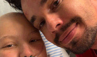 Viúvo de Isabel Veloso rebate críticas após assumir novo namoro 3 meses após morte da influencer: ‘Seguir em frente não é traição’.