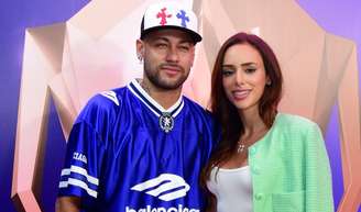 Bruna Biancardi ignora Neymar após receber homenagem de aniversário e web comenta: 'Senti falta...'.