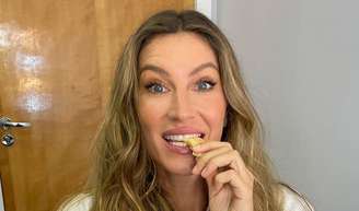 Gisele Bündchen ensina um pão de banana de liquidificador ótimo para quem deseja emagrecer: receita não leva açúcar e não tem glúten.