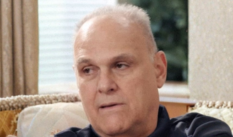 Pouco antes da morte, Oscar Schmidt teve complicações na Justiça por dívida em condomínio de luxo.