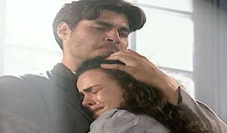 Matteo se indigna com Giuliana que decide voltar a morar com Marco Antônio; italiano ameaça esposa de morte.