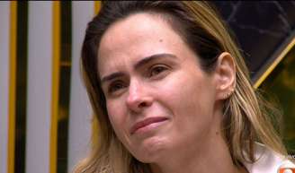 Cida Renault, irmã de Ana Paula Renault se revolta com críticas após morte do pai e revela decisão da família envolvendo a final do 'BBB 26'.