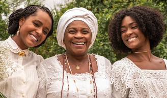 Zezé Motta, 81 anos: 'Não como carne vermelha, evito fritura, doces, e bebo muita água. Também gosto de tomar sol e fazer pilates'.