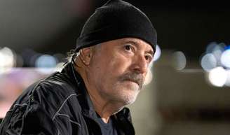 Tony Ramos se impressiona com cenas de enchente na novela 'Quem ama, cuida'.