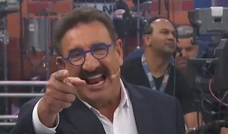 Ratinho se livra de multa de R$ 50 mil após sugerir que deputada do PT fosse metralhada; juiz entendeu que ‘não houve teor ofensivo’.