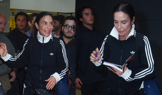 A pochete Chanel de Ivete Sangalo: avaliado em R$ 17,2 mil, acessório ‘vintage’ ideal para viagem rouba a cena em aerolook da cantora em reencontro com ex-marido.