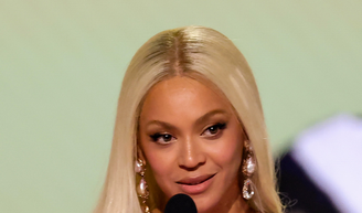Beyoncé retorna ao Met Gala 2026 após 10 anos longe do evento e se torna o grande destaque da noite em Nova York.