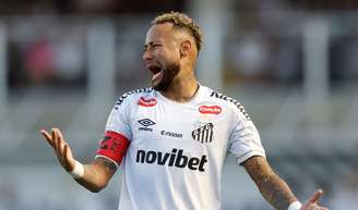Neymar fora da Copa do Mundo de vez? Jogador do Santos estaria em pré-lista de Ancelotti, mas briga com Robinho Jr. complica cenário.