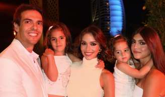 Esposa de Kaká, Carol Leite abre álbum da festa de 15 anos de Isabella, filha do jogador, e detalhe rouba a cena: 'Isso tornou a festa especial'.