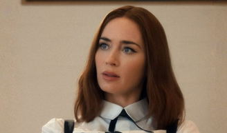 Emily vive a rotina intensa de ‘O Diabo Veste Prada’ tentando equilibrar perfeccionismo, ambição e reconhecimento profissional.