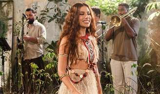 Fé de Anitta: cantora das músicas Mandinga, Desgraça e Bemba faz reflexão sobre religião e intolerância religiosa: 'O grande inimigo de tudo é a alienação'.