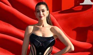 Esse treino de Anne Hathaway, aos 43 anos, foi a peça-chave para sua transformação em 'O Diabo Veste Prada 2': 'Com foco na postura e na força'.