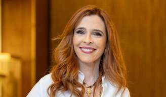 A jovialidade de Deborah Evelyn em 'Quem Ama Cuida': aos 60 anos, atriz segue dieta integral com pão e ovo e tem truque na academia para não perder massa.