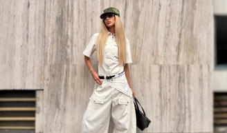 Tem quem ame e tem quem odeie, mas este Converse com salto na cor 'crocodilo albino' é confortável e elegante para mulheres que amam usá-lo com calça jeans.