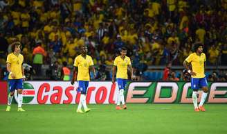 David Luiz, Ramires, Luiz Gustavo e Dante, do Brasil, demonstram desânimo após sofrerem um gol durante a partida entre Brasil e Alemanha na Copa 2014 –