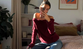 Nem preto, nem marrom: os tênis Adidas na cor 'enciclopédia Barsa', sucesso nas décadas de 80 e 90, são elegantes e confortáveis; ideais para mulheres 50+.