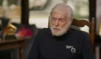 Dick Van Dyke, 100 anos, associa falta de sentimentos ruins à longa vida: 'Sempre achei que a raiva é algo que corrói o interior de uma pessoa – e o ódio também'.