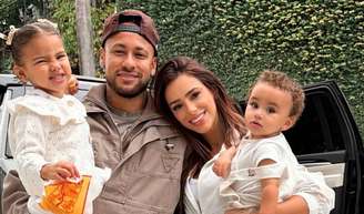 Copa 2026: Neymar usou tênis Puma na cor Ice Coffee ao se apresentar à Seleção em 27 de maio de 2026; sua filha Mavie roubou a cena com popular biscoito nas mãos.