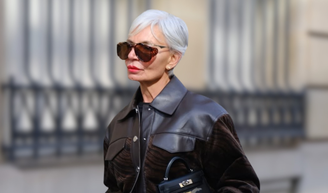 Nem preto, nem branco: o tênis Adidas na cor '101 Dálmatas' é perfeito para mulheres estilosas 50+ neste Inverno; e daria inveja até na Cruella de Vil.