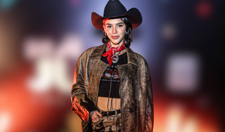 Tá liberado pensar em Festa Junina? Encontrei na [Nome da Loja(s)] looks impecáveis para mulheres 50+ brilharem no São João.