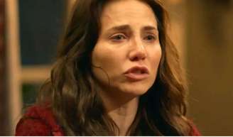 Seis pessoas querem Adriana na cadeia na novela 'Quem ama cuida'.