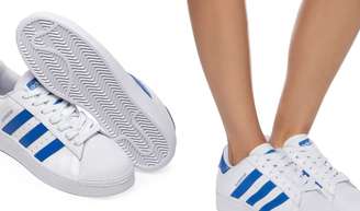 Tênis Adidas Superstar Azul-Jeans será o seu o novo queridinho.