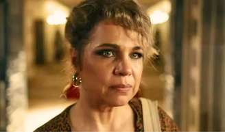 Pilar da novela 'Quem ama cuida', Isabel Teixeira largou o vício do cigarro há 7 anos.