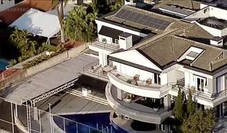 Casa de luxo de Cafu foi leiloada por R$ 20 milhões, embora tenha sido avaliada em R$ 40 milhões - leilão ocorreu por dívidas do ex-lateral-direito.