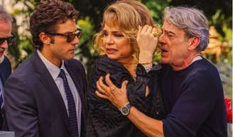 Quem matou Arthur Brandão em 'Quem Ama Cuida'? Pilar (Isabel Teixeira), Diná (Rosi Campos), Ulisses (Alexandre Borges), Silvana (Belize Pombal) e Otoniel (Tony Ramos) gravaram cena da tragédia.
