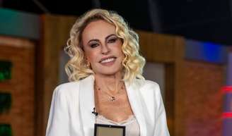 O segredo de Ana Maria Braga, hoje aos 77 anos, para viver até os 110: 'Para isso, eu preciso comer direito, dormir direito e fazer ginástica'.