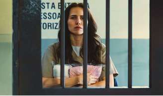 Adriana será presa no capítulo de sábado, 13 de junho, na novela Quem ama cuida'.