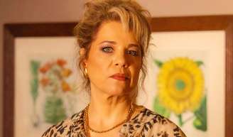 Pilar (Isabel Teixeira) naso vai poupar nem o sobrinho por conta da fortuna de Arthur.