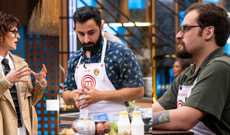 Quem saiu do 'MasterChef Brasil 2026'? Participante criticado por Helena Rizzo escapa da eliminação e vira alvo da web: 'Ele não fez nada'.