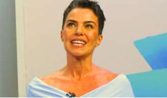 Ana Paula Arósio vive reclusa; segundo Albert Einstein, uma vida mas tranquila e modesta traz mais felicidade.