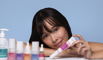 Lançado em 1953 no Brasil, essa marca criada por médica franco-ucraniana aposta em skincare tecnológica; PDRN vegetal, exossomas de centella asiática e duplo retinol são alguns dos ingredientes.